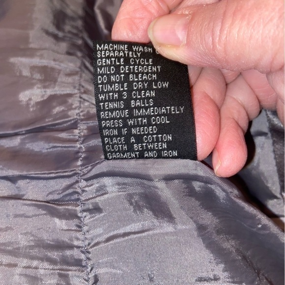 Brandon Thomas puffer jacket with removable sleeves is perfect for the you. - Picture 3 of 12